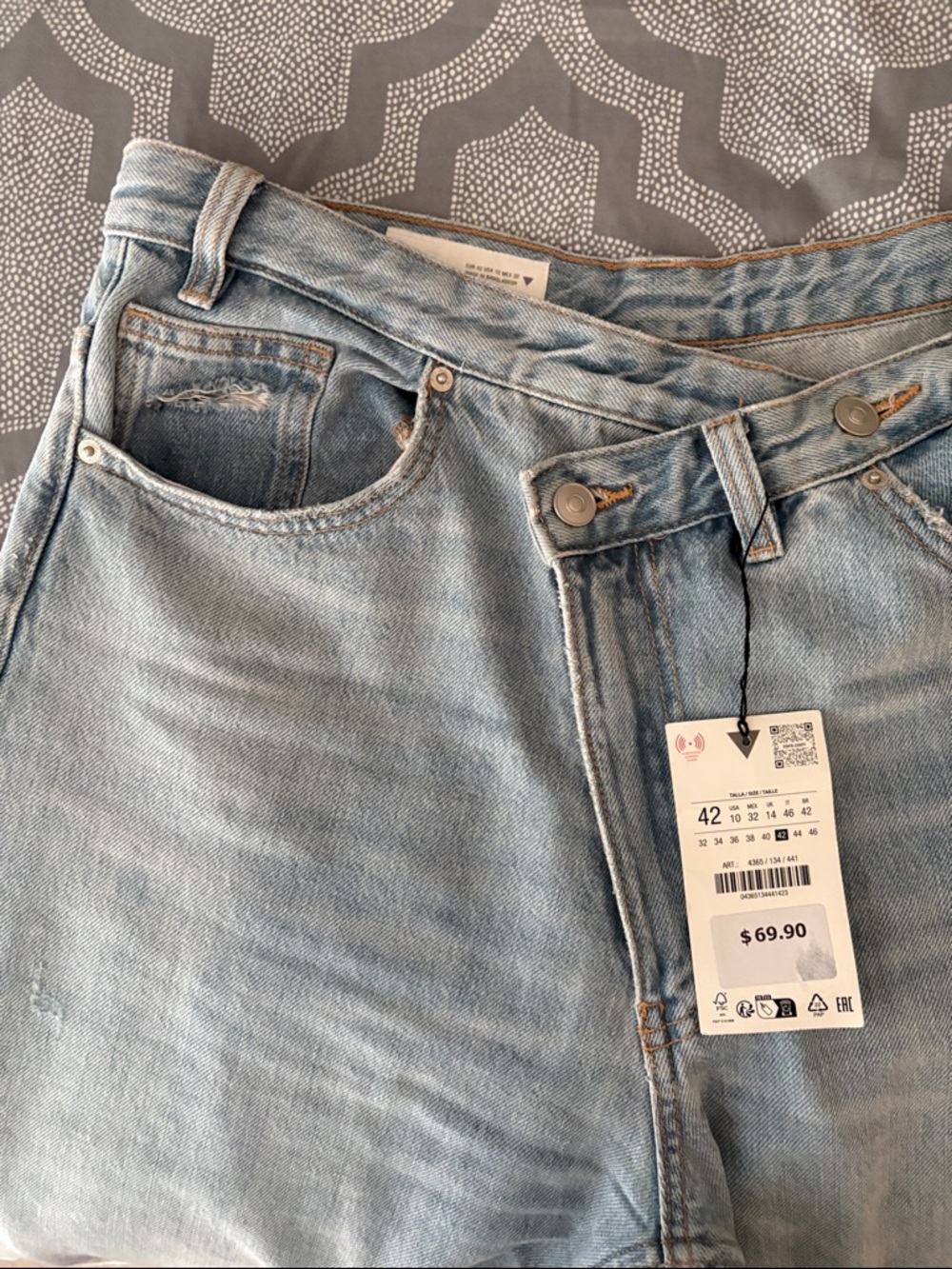 Zara Light Blue high waist Denim Jeans
Women Size 10 Can ship next business day